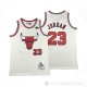 Camiseta Michael Jordan #23 Chicago Bulls Mitchell & Ness Chainstitch Crema