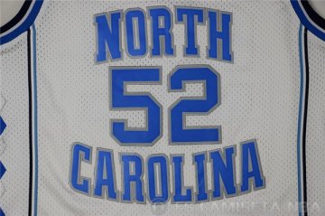 Camiseta North Worthy #52 NCAA Blanco