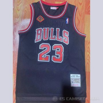 Camiseta Michael Jordan #23 Chicago Bulls Mitchel & Ness 1997-98 Negro