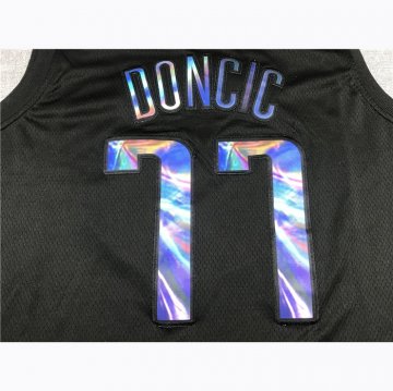 Camiseta Luka Doncic NO 77 Dallas Mavericks Iridescent Logo Negro