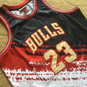 Camiseta Michael Jordan #23 Chicago Bulls Mitchell & Ness Negro Rojo