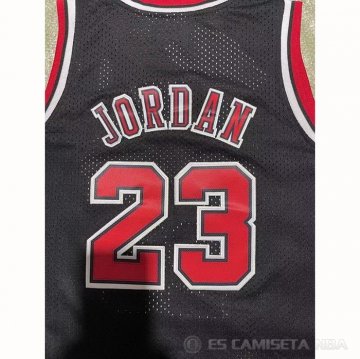 Camiseta Michael Jordan #23 Chicago Bulls Nino Mitchell & Ness 1997-98 Negro