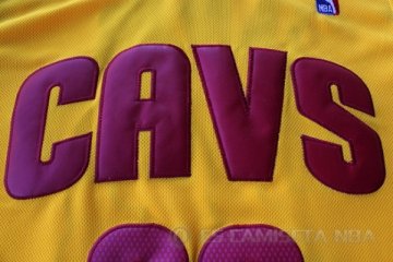 Camiseta James #23 Cleveland Cavaliers Amarillo